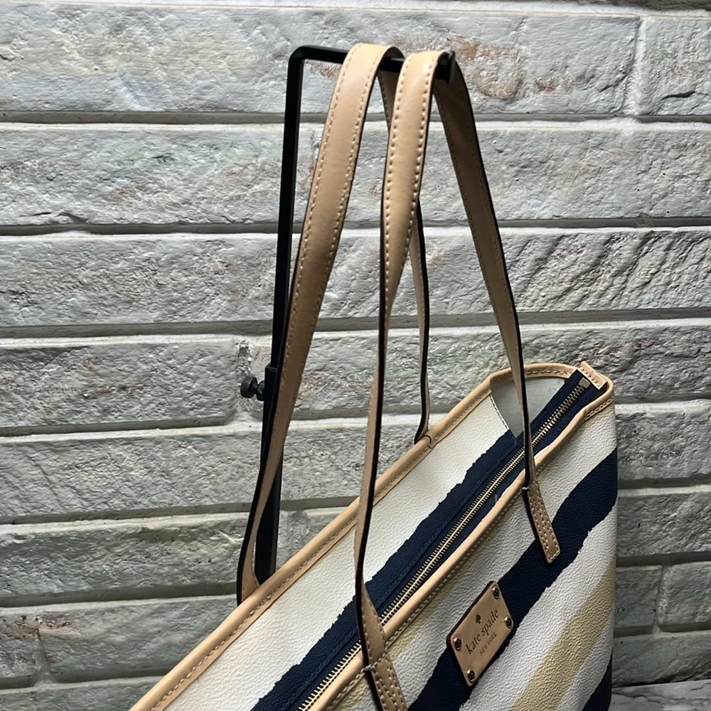 Kate Spade Bondi Road Striped Harmony Tote, Tan Cream & navy striped, Large VGUC - Picture 4 of 15